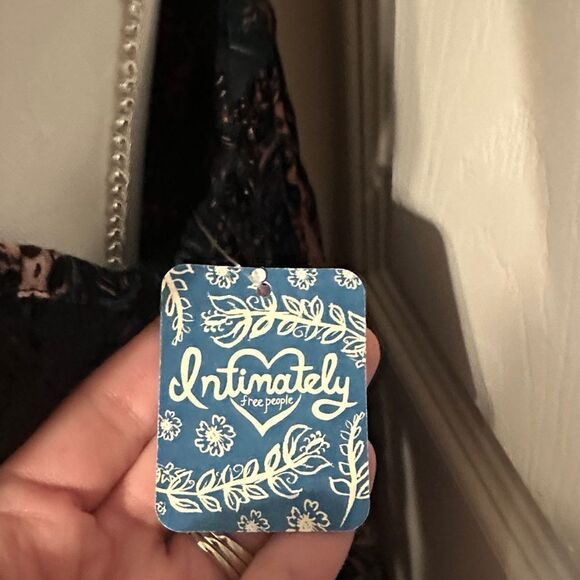 Free people Intimately Top  XSmall/small - Picture 2 of 9